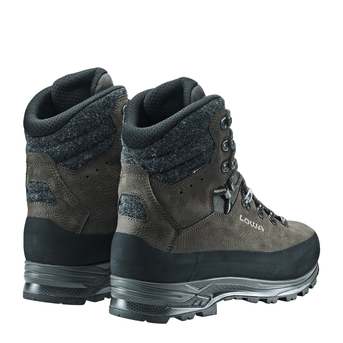 Men's LOWA TIBET EVO 400 GTX backpacking boot in SLATE with GORE-TEX waterproof protection for backpacking and mountain hunting. SKU 2117320997