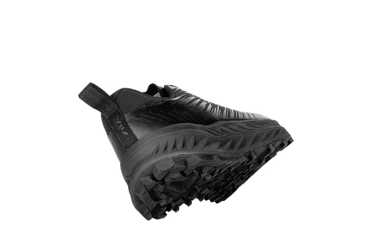 Men's LOWA FORTUX tactical boot in BLACK/BLACK for tactical and duty use and trail running. SKU 3106939999
