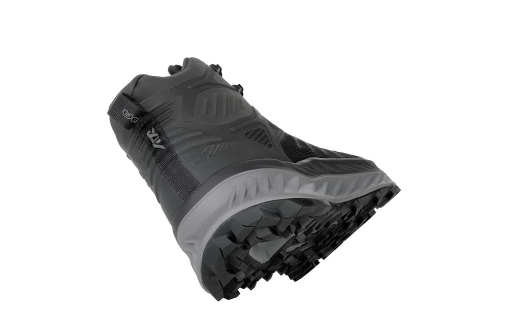 Men's LOWA FORTUX GTX QC trail running shoe in BLACK with GORE-TEX waterproof protection for trail running and tactical and duty use. SKU 3118200999